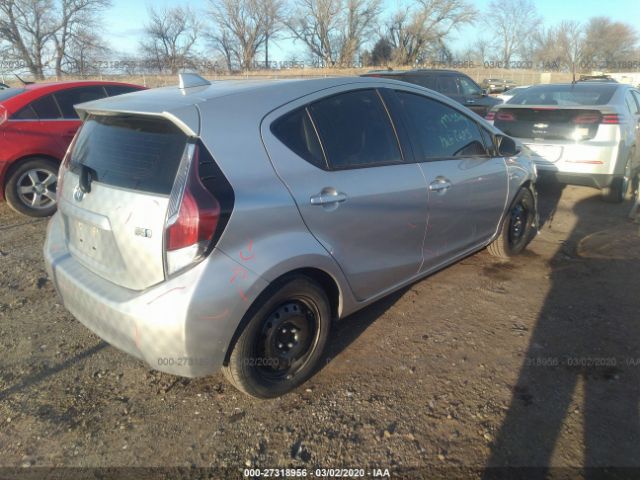 JTDKDTB30F1577636 - 2015 TOYOTA PRIUS C  Silver photo 4