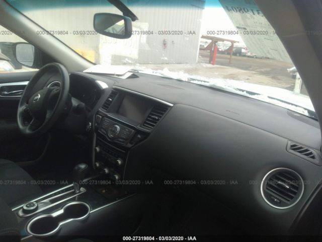 5N1DR2MM9HC647776 - 2017 NISSAN PATHFINDER S/SV/SL/PLATINUM Silver photo 5