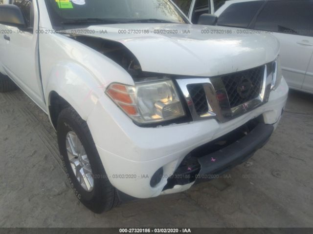 1N6AD0ER7FN744445 - 2015 NISSAN FRONTIER S/SV/SL/PRO-4X White photo 6