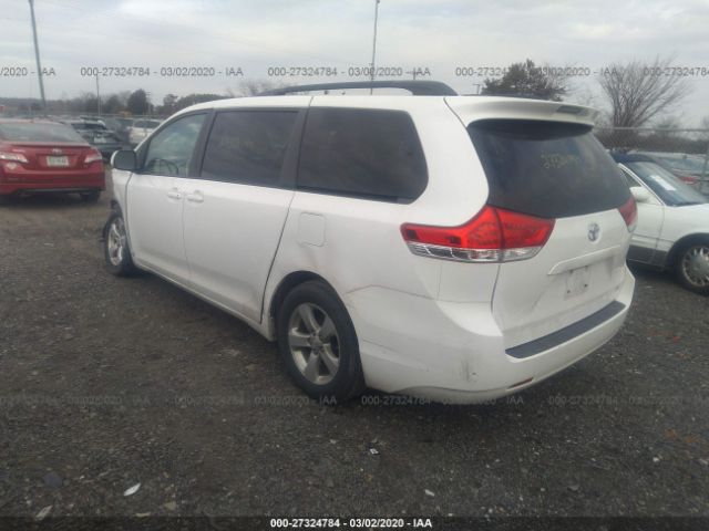 5TDKK3DC5ES486849 - 2014 TOYOTA SIENNA LE White photo 3