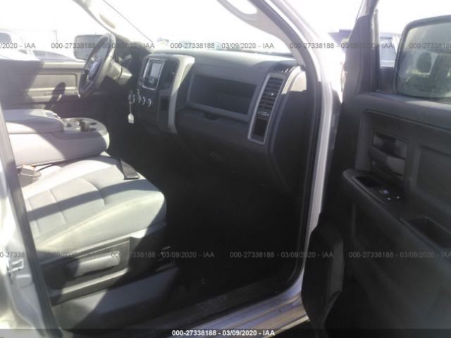 1C6RR6FT2HS708842 - 2017 RAM 1500 ST ვერცხლისფერი ფოტო 5