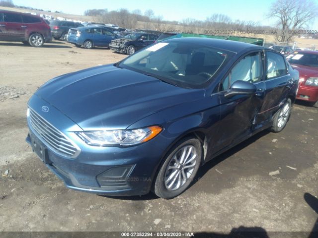 3FA6P0HD8KR133319 - 2019 FORD FUSION SE Blue photo 2