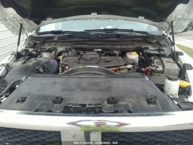 3C63RRGL7JG304907 - 2018 RAM 3500 ST White photo 10