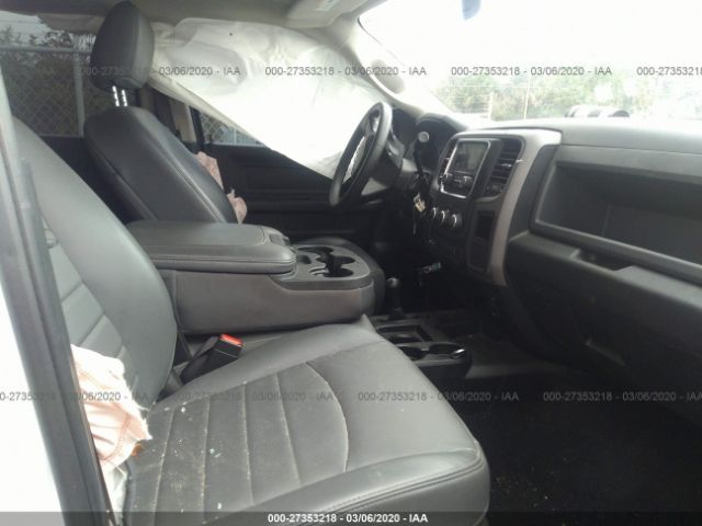 3C63RRGL7JG304907 - 2018 RAM 3500 ST White photo 5