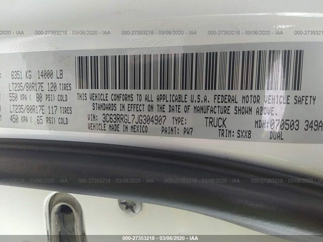 3C63RRGL7JG304907 - 2018 RAM 3500 ST White photo 9