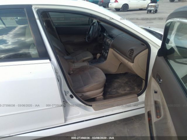 1YVFP80D535M42944 - 2003 MAZDA 6 S White photo 5