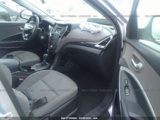 KM8SM4HF2GU146833 - 2016 HYUNDAI SANTA FE SE Gray photo 5