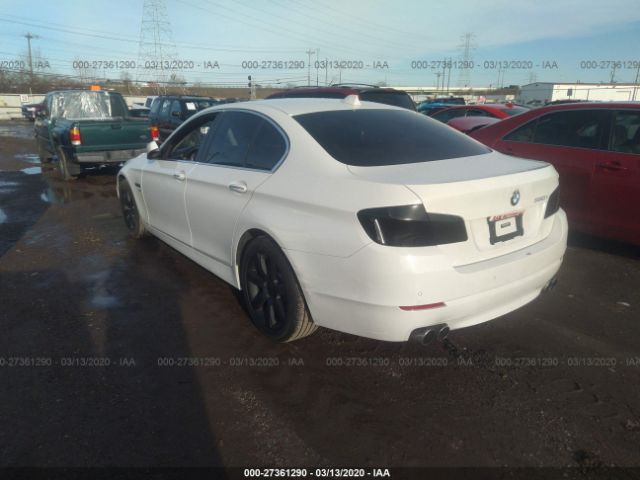 WBAFU9C55BC785754 - 2011 BMW 550 XI White photo 3