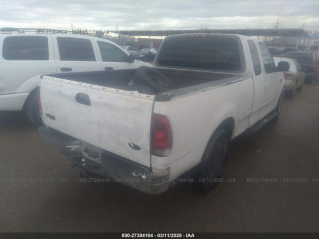 1FTZX176XWKA44149 - 1998 FORD F150  White photo 4