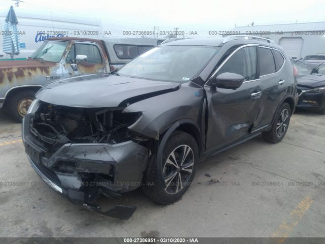 JN8AT2MV0JW306504 - 2018 NISSAN ROGUE S/SL/SV Gray photo 2