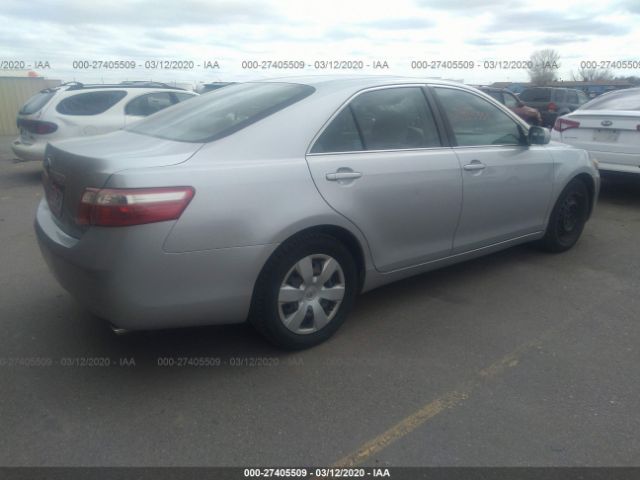 4T1BK46K97U510042 - 2007 TOYOTA CAMRY LE/XLE/SE Silver photo 4