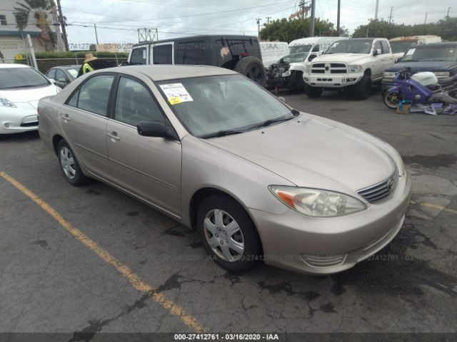 JTDBE32K263058032 - 2006 TOYOTA CAMRY LE/XLE Gold Foto 1