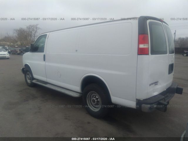 1GTW7FCF2F1903875 - 2015 GMC SAVANA G2500 White photo 3