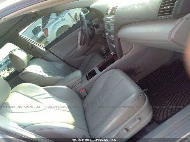 4T1BE46KX8U220210 - 2008 TOYOTA CAMRY CE/LE/XLE/SE Silver photo 5