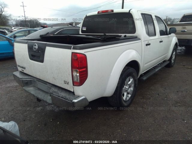 1N6AD0ERXBC435705 - 2011 NISSAN FRONTIER S/SV/SL/PRO-4X White photo 4