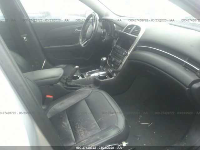 1G11F5SLXFF323185 - 2015 CHEVROLET MALIBU LTZ 银色 照片 5