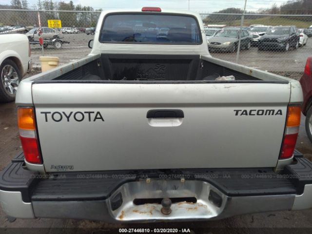 4TANL42N8YZ628954 - 2000 TOYOTA TACOMA  Silver photo 8