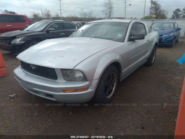 1ZVFT80N175315413 - 2007 FORD MUSTANG  Silver photo 2