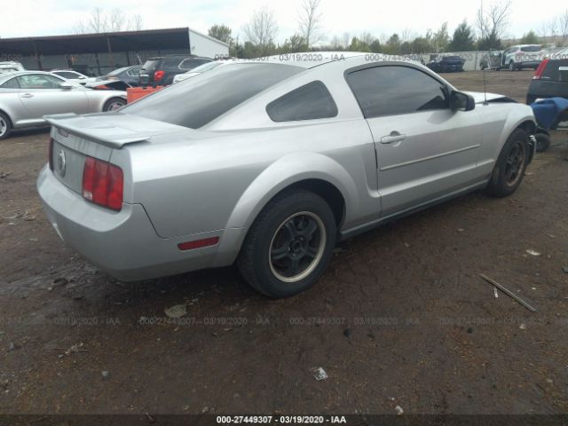 1ZVFT80N175315413 - 2007 FORD MUSTANG  Silver photo 4