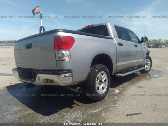 5TFEV54158X047664 - 2008 TOYOTA TUNDRA CREWMAX/CREWMAX SR5 Silver photo 4