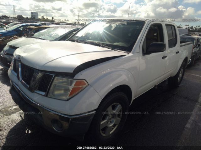 1N6AD07U57C433496 - 2007 NISSAN FRONTIER CREW CAB LE/SE/OFF ROAD White photo 2