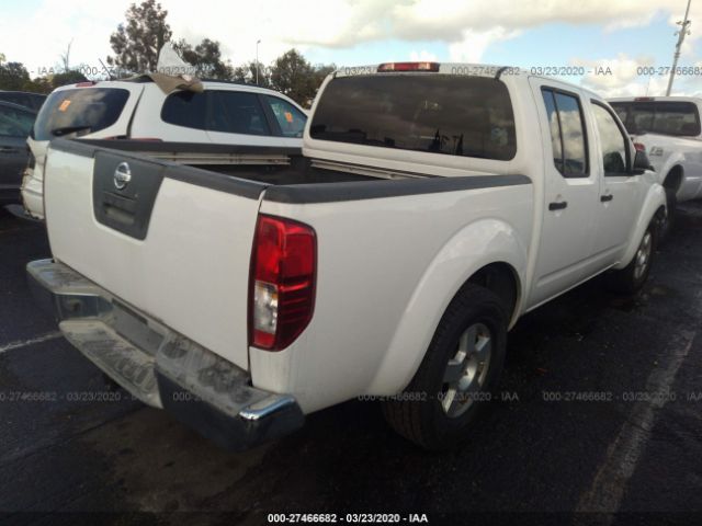 1N6AD07U57C433496 - 2007 NISSAN FRONTIER CREW CAB LE/SE/OFF ROAD White photo 4