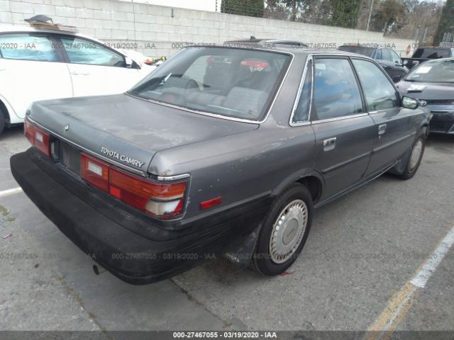 JT2VV21E5K0072904 - 1989 TOYOTA CAMRY DLX რუხი ფოტო 2
