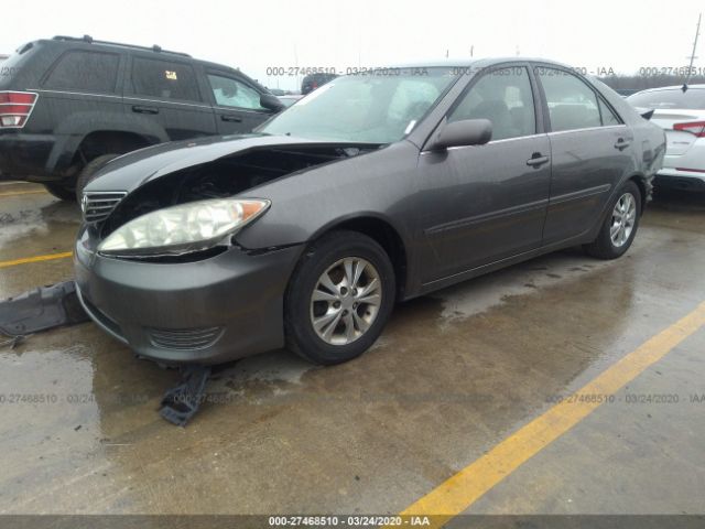 4T1BF32K55U593440 - 2005 TOYOTA CAMRY LE/XLE/SE Gray photo 2