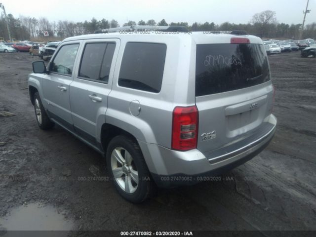 1J4NF4GBXBD207570 - 2011 JEEP PATRIOT LATITUDE Silver photo 3