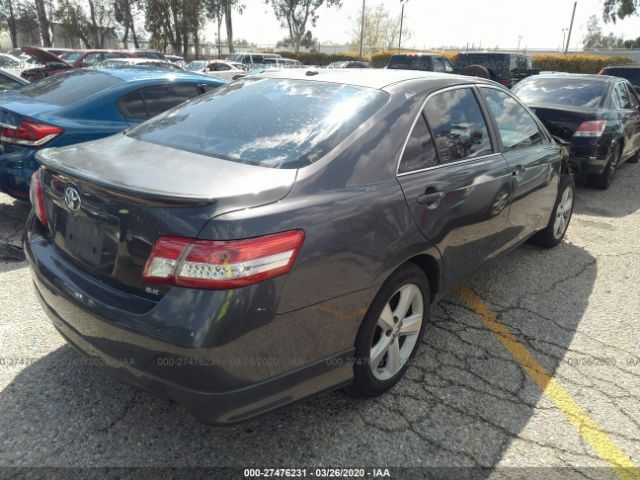 4T1BF3EK1BU172144 - 2011 TOYOTA CAMRY SE/LE/XLE Gray photo 4