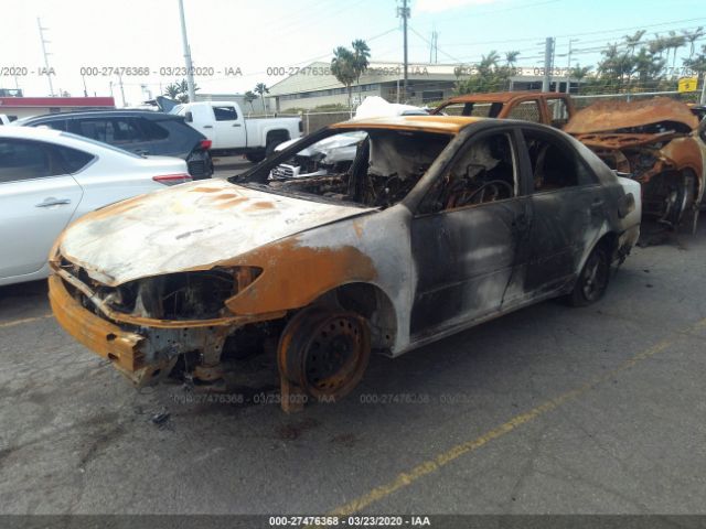 JTDBE32K220089843 - 2002 TOYOTA CAMRY LE/XLE/SE White photo 2