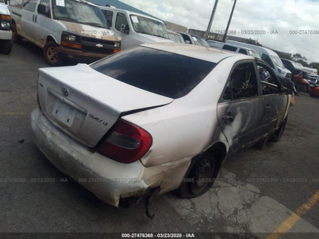 JTDBE32K220089843 - 2002 TOYOTA CAMRY LE/XLE/SE White photo 4