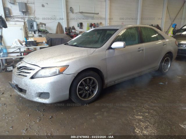 4T1BF3EK5BU152821 - 2011 TOYOTA CAMRY SE/LE/XLE Silver photo 2