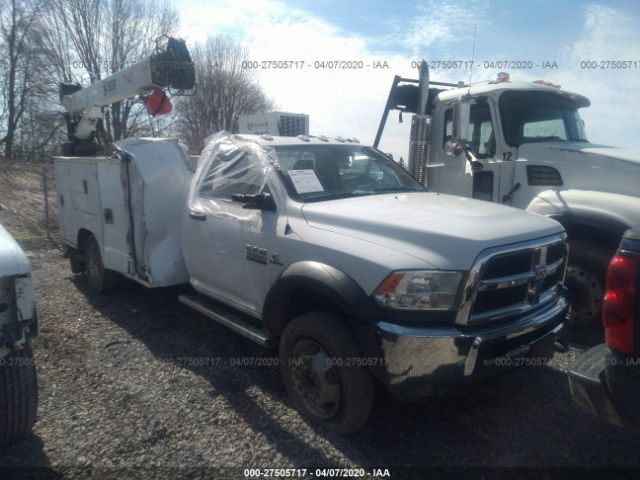 3C7WRNBL9JG263639 - 2018 RAM 5500  White photo 1