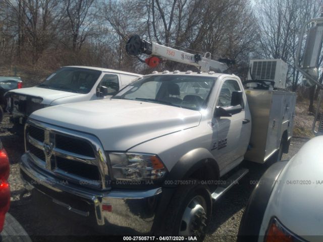 3C7WRNBL9JG263639 - 2018 RAM 5500  White photo 2