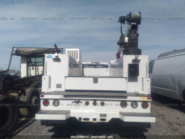 3C7WRNBL9JG263639 - 2018 RAM 5500  White photo 8