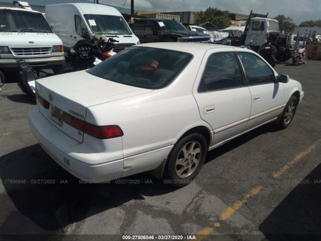 JT2BF22K4V0002870 - 1997 TOYOTA CAMRY LE/XLE White photo 4