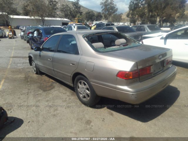 JT2BF28K2Y0285149 - 2000 TOYOTA CAMRY LE/XLE Bej foto 3