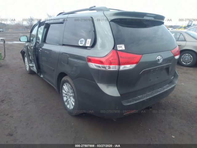 5TDYK3DC7DS351851 - 2013 TOYOTA SIENNA XLE/LIMITED Gray photo 3