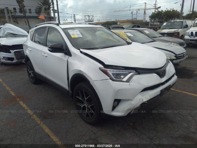 JTMNFREV1HD103803 - 2017 TOYOTA RAV4 SE White photo 1