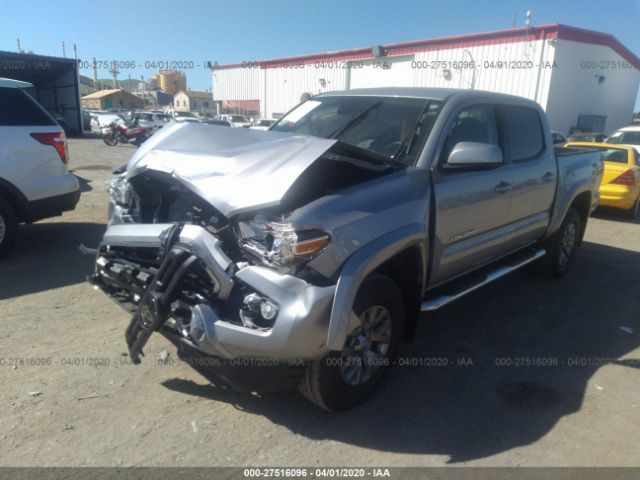 3TMAZ5CNXJM062972 - 2018 TOYOTA TACOMA DBL CAB/SR5/TRD SPORT/OR Gray photo 2