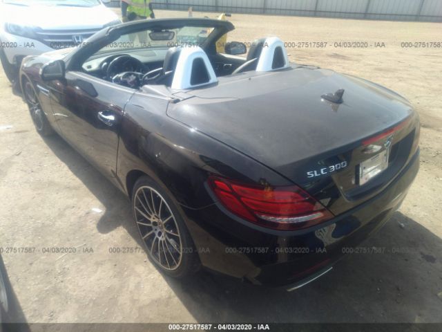 WDDPK3JA6JF154217 - 2018 MERCEDES-BENZ SLC 300 Black photo 3