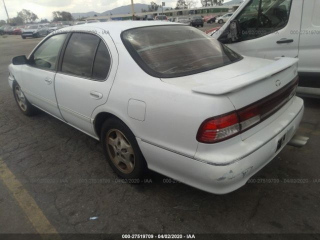 JNKCA21A1WT612307 - 1998 INFINITI I30  White photo 3