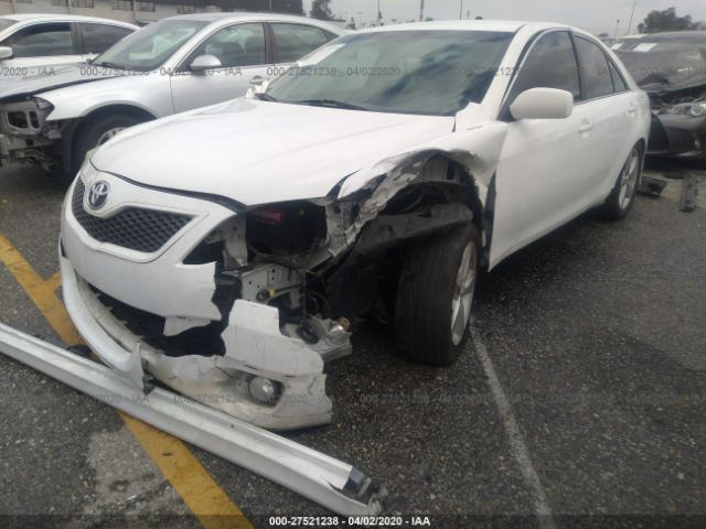 4T1BF3EK7BU586769 - 2011 TOYOTA CAMRY SE/LE/XLE White photo 2