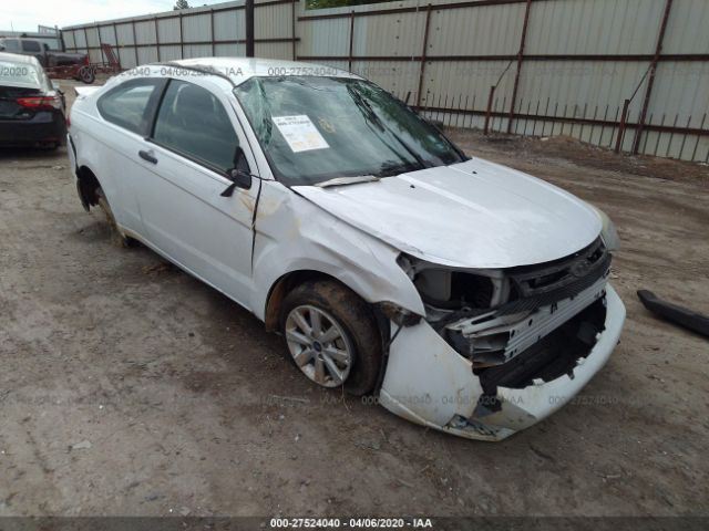 1FAHP32N98W261487 - 2008 FORD FOCUS S/SE White photo 1