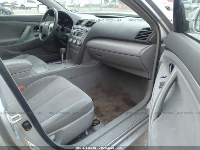 4T1BF3EKXBU597801 - 2011 TOYOTA CAMRY SE/LE/XLE 银色 照片 5