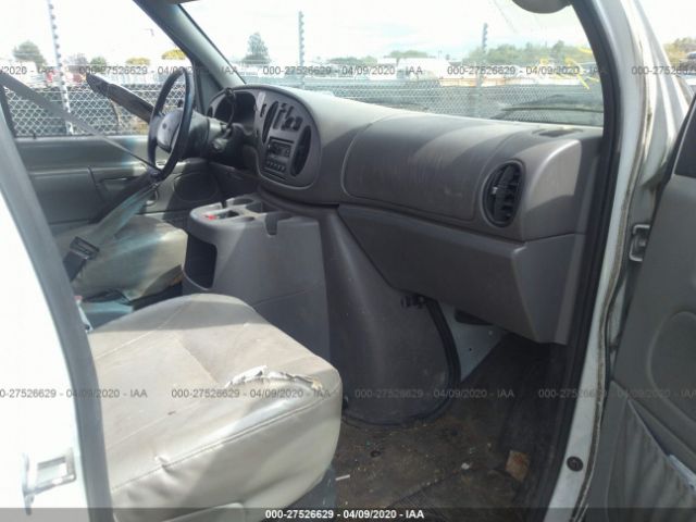 1FTNE24L71HA91651 - 2001 FORD ECONOLINE E250 VAN White photo 5