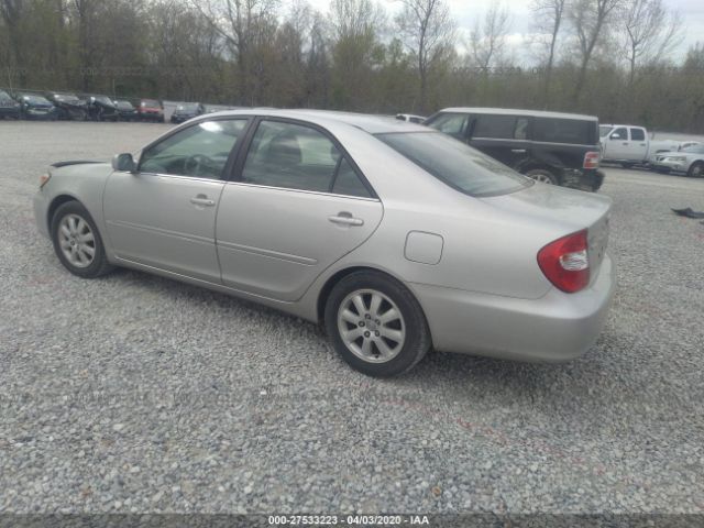 4T1BE30K32U032977 - 2002 TOYOTA CAMRY LE/XLE/SE Silver photo 3