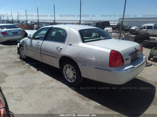 1LNHM82V96Y636405 - 2006 LINCOLN TOWN CAR SIGNATURE LIMITED White photo 3