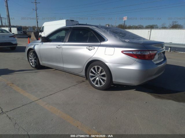 4T1BD1FK9HU215355 - 2017 TOYOTA CAMRY HYBRID/LE/XLE/SE Silver photo 3